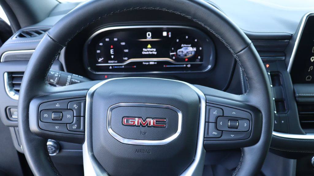 Used 2023 GMC Yukon SLT w/ SLT Premium Package AWD/4WD image 18