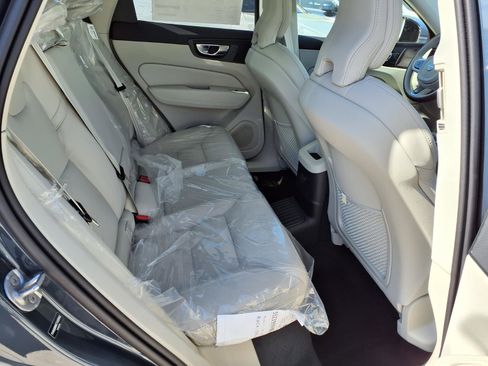 New 2026 Volvo XC60 T8 Ultra w/ Protection Package Premier AWD/4WD image 10