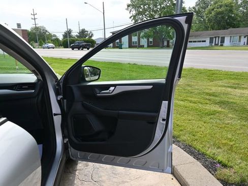 Used 2020 Ford Escape SEL AWD/4WD image 18