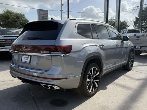 Used 2024 Volkswagen Atlas SEL Premium R-Line AWD/4WD image 5