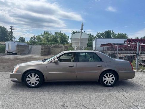Used 2006 Cadillac DTS FWD image 2