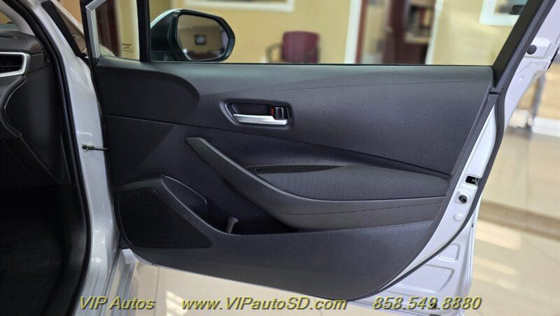 Used 2021 Toyota Corolla LE w/ Carpet Mat Package (TMS) FWD image 13