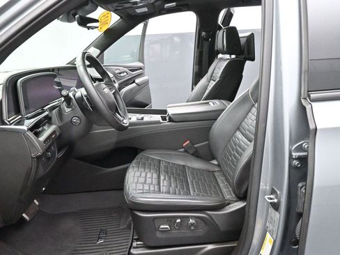 Used 2023 Cadillac Escalade V image 16