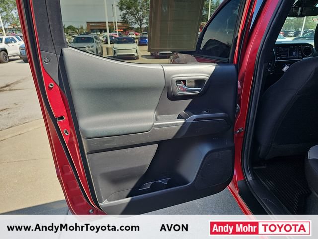 Used 2022 Toyota Tacoma TRD Sport AWD/4WD image 32