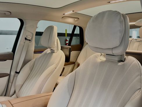 Certified 2023 Mercedes-Benz EQS 450+ 4MATIC SUV w/ Exclusive Trim Package image 25