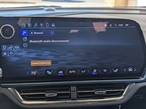 Used 2025 Chevrolet Equinox EV LT w/ Convenience Package image 30