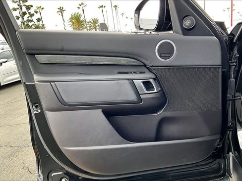 Used 2017 Land Rover Discovery HSE image 20