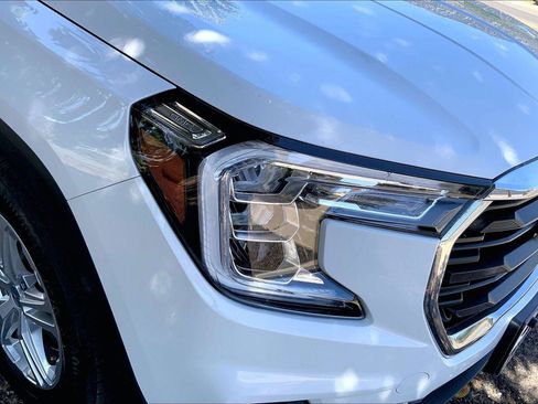 Used 2024 GMC Terrain SLE AWD/4WD image 28