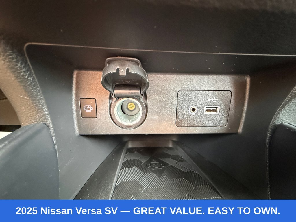 Used 2025 Nissan Versa SV FWD image 20