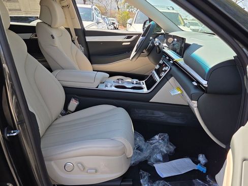 New 2026 Genesis GV80 2.5T RWD image 16