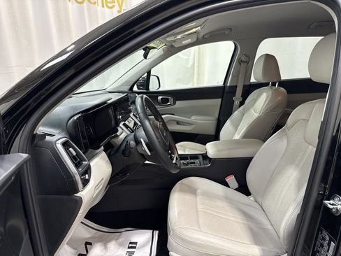 Used 2023 Kia Sorento EX AWD/4WD image 21