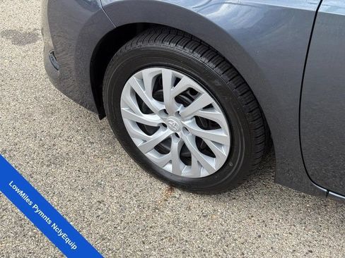 Used 2018 Toyota Corolla LE FWD image 10