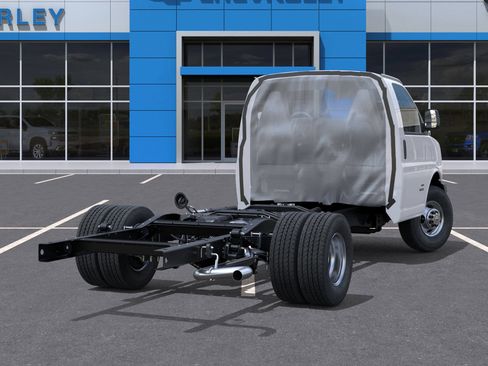 New 2026 Chevrolet Express 3500 w/ Power Convenience Package RWD image 4
