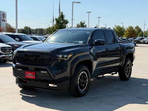 Used 2026 Toyota Tacoma TRD Off-Road AWD/4WD image 9