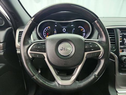 Used 2018 Jeep Grand Cherokee Overland AWD/4WD image 14
