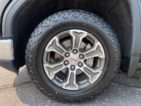 Certified 2025 GMC Sierra 1500 SLT RWD image 23