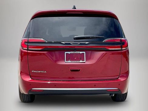 New 2027 Chrysler Pacifica Select FWD image 3