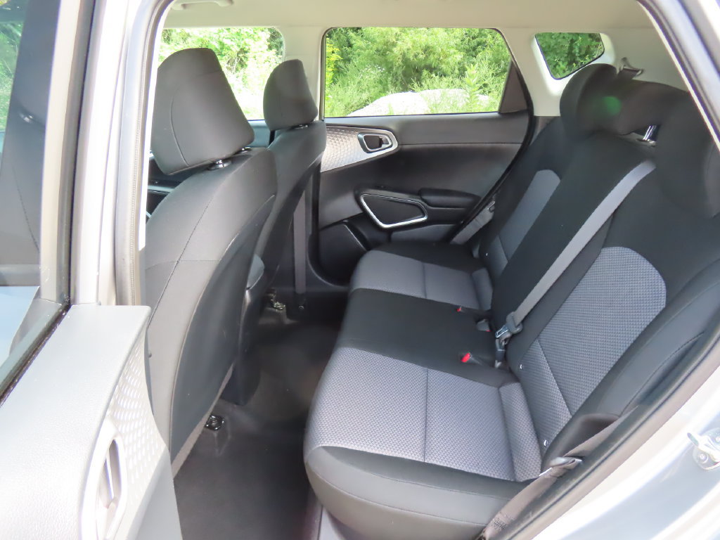 Used 2024 Kia Soul LX w/ Option Group 015 FWD image 25