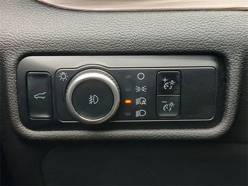 Used 2024 Ford Explorer Limited image 30