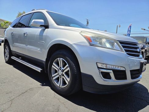 Used 2017 Chevrolet Traverse LT FWD image 24