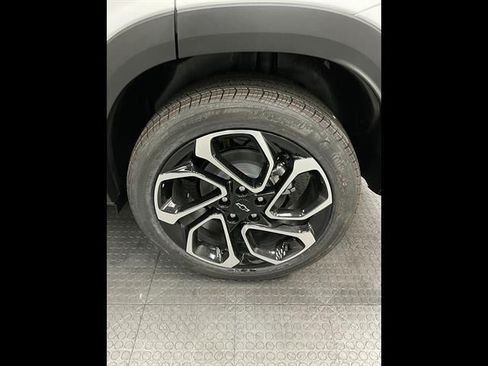 New 2026 Chevrolet Trax RS w/ Sunroof Package FWD image 36