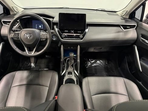 Used 2023 Toyota Corolla Cross XLE w/ Convenience Package AWD/4WD image 36