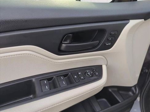 Used 2025 Honda Odyssey EX-L image 9