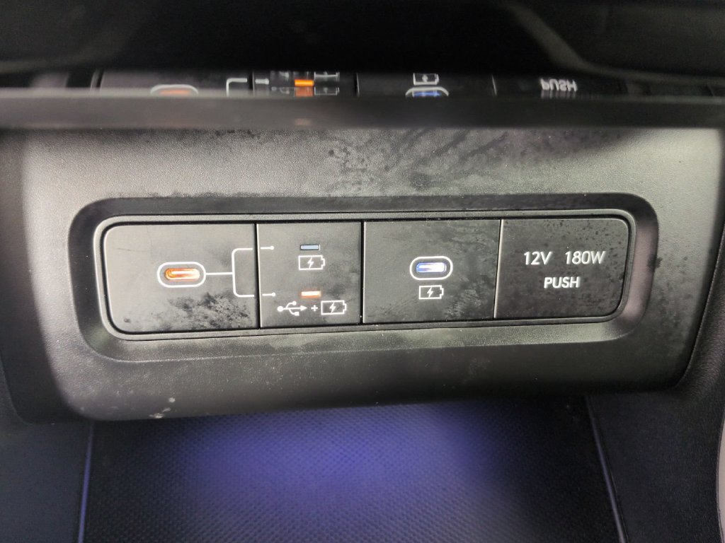 Used 2025 Hyundai Tucson Limited AWD/4WD image 34