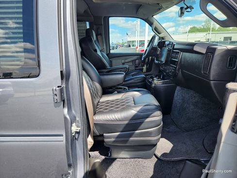 Used 2023 Chevrolet Express 2500 RWD image 52