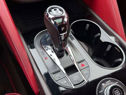 Certified 2022 Bentley Bentayga image 60