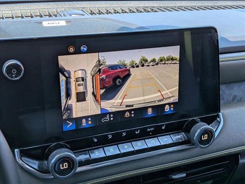 Used 2024 Chevrolet Colorado ZR2 w/ Technology Package AWD/4WD image 19