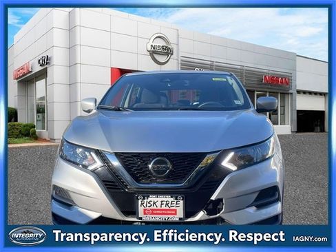 Certified 2022 Nissan Rogue Sport S image 2