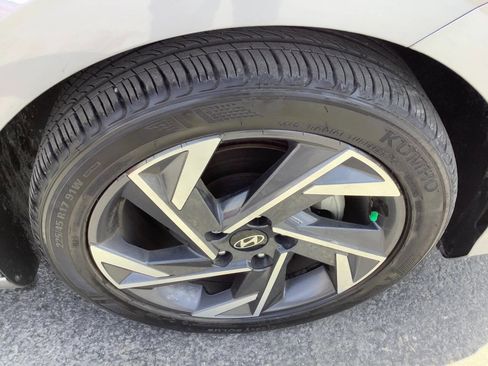 Used 2025 Hyundai Elantra Sport FWD image 24