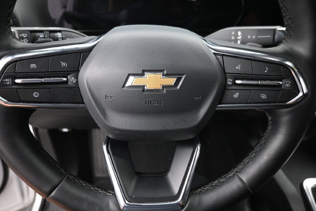 Used 2025 Chevrolet Equinox LT AWD/4WD image 17