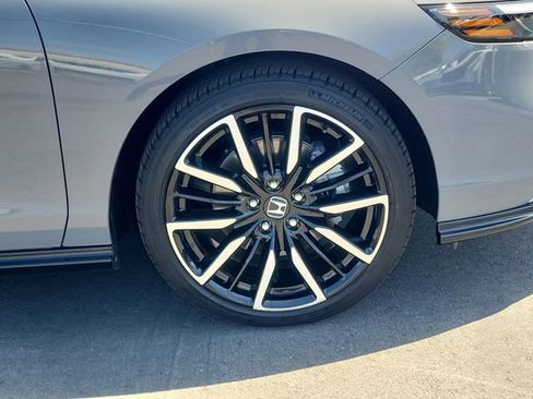 Used 2024 Honda Accord Touring image 5