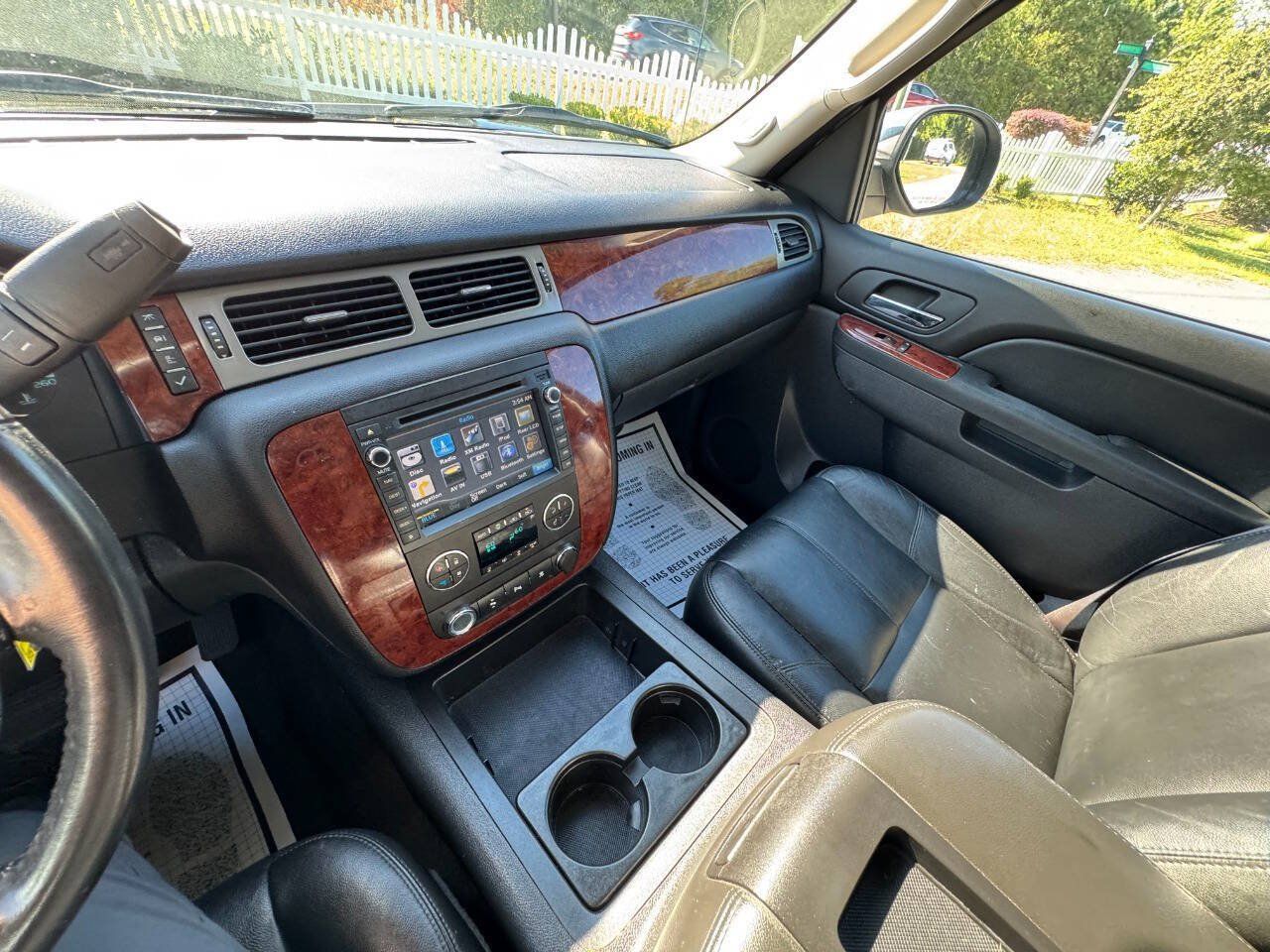Used 2011 Chevrolet Avalanche LT w/ Regional Value Package RWD image 18