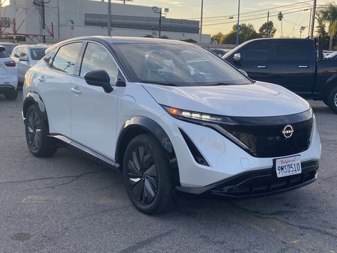 Used 2024 Nissan Ariya FWD image 7