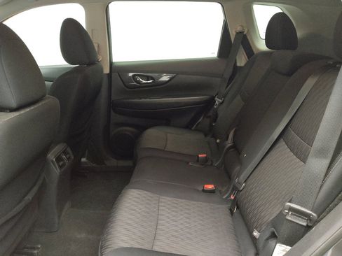 Used 2019 Nissan Rogue SV AWD/4WD image 18