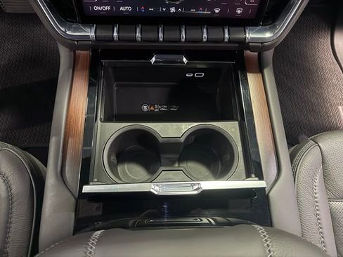 Certified 2025 GMC Yukon Denali image 23