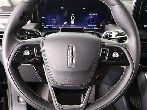 New 2026 Lincoln Aviator 2WD image 3