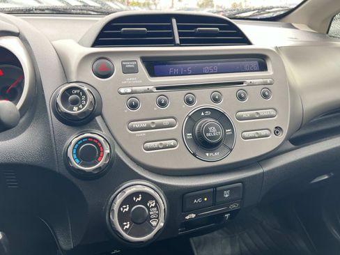 Used 2012 Honda Fit image 11