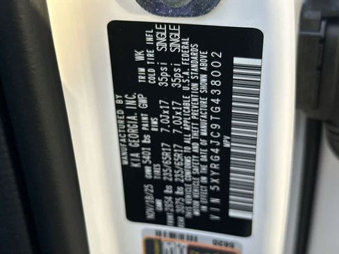 Certified 2026 Kia Sorento LX FWD image 29