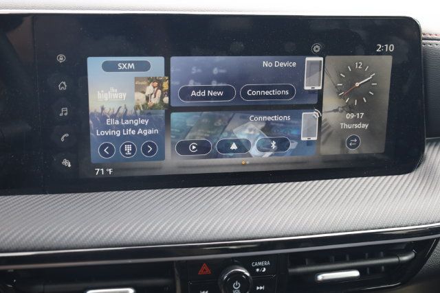Used 2025 Nissan Kicks SR FWD image 21