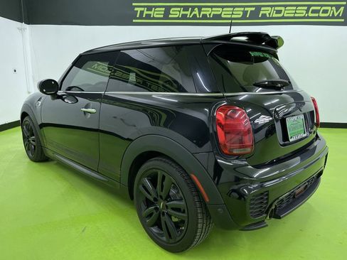 Used 2021 MINI Cooper 2-Door Hardtop image 7