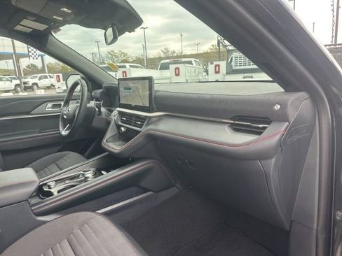 Used 2025 Ford Explorer ST-Line w/ Premium Package image 36