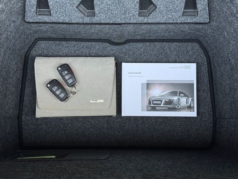 Used 2010 Audi R8 V10 AWD/4WD image 32