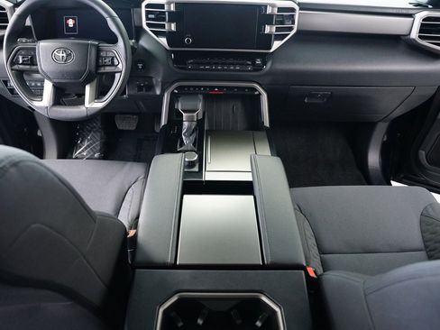 Used 2025 Toyota Sequoia SR5 image 29