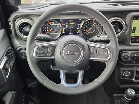 Used 2023 Jeep Wrangler Unlimited Sahara image 18