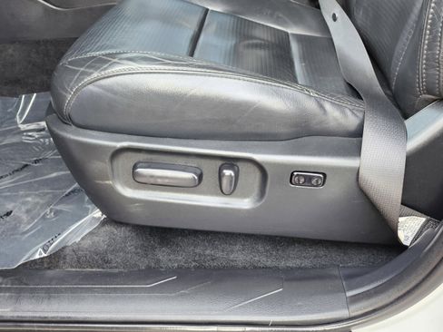 Used 2020 Toyota Tacoma Limited image 26