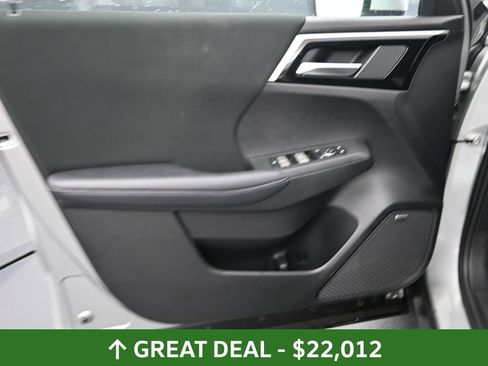 Used 2025 Mitsubishi Outlander ES image 18